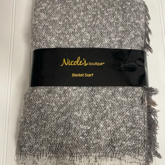 New full size blanket scarf 🧣 - Picture 2 of 6